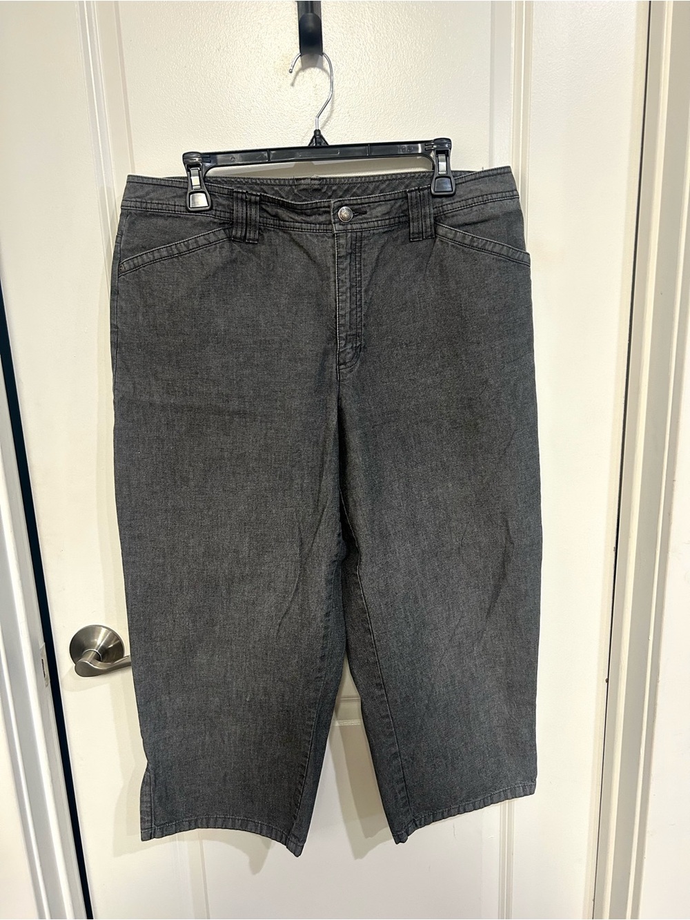 Liz Claiborne Women's Charcoal Cropped Jeans